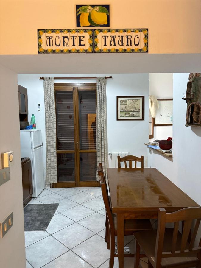 Monte Tauro Apartment Таормина Экстерьер фото